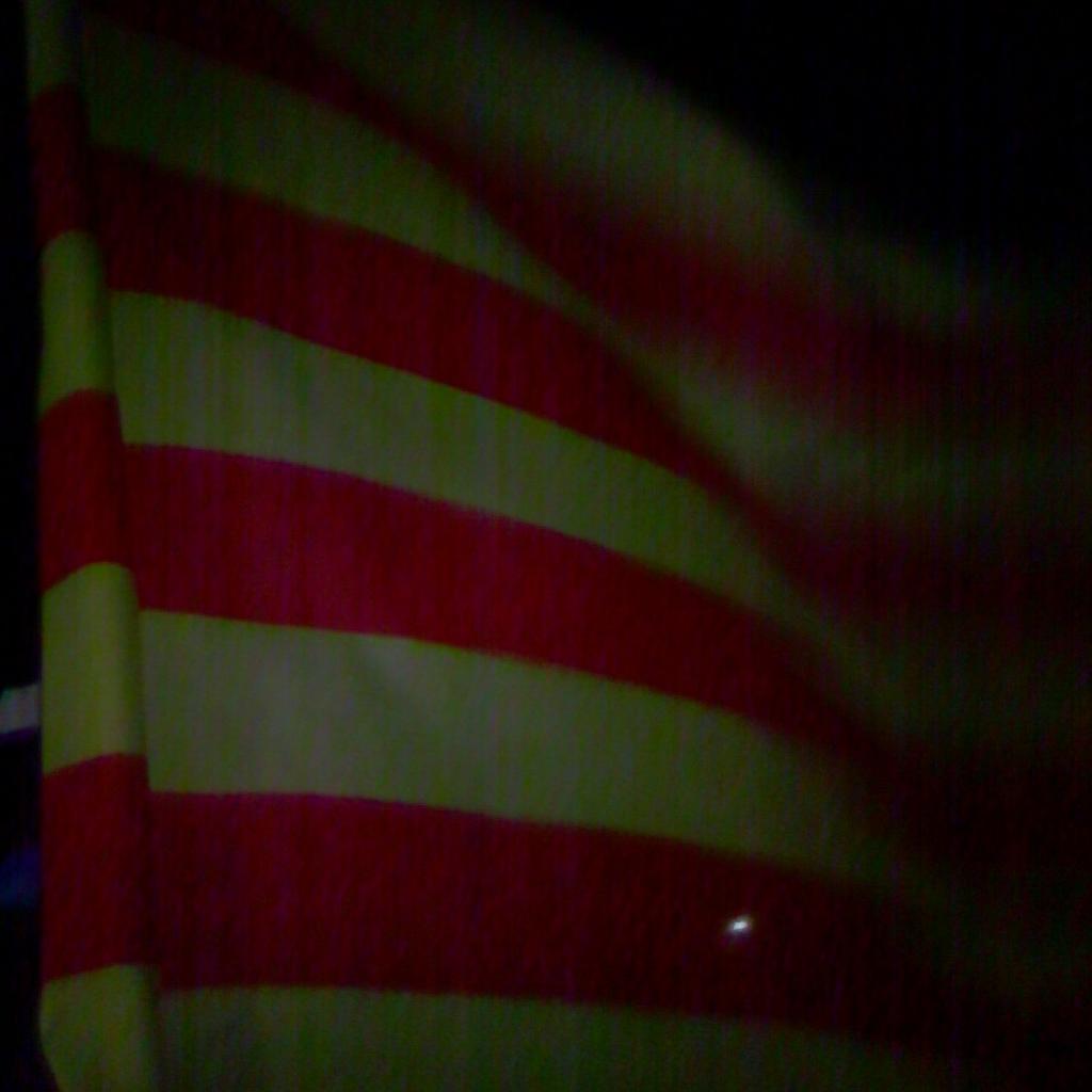marc_casas's tweet photo. Pujar al Puigsacalm un vespre fosc i amb neu. #Camesdefusta #gasalaburra #ningúentrena #entrenodamagat http://t.co/TBNL0ynfJS