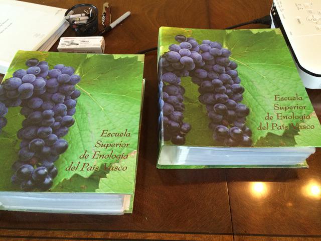 VainWanderings's tweet image. Found a way to teach myself Spanish... #winegirlproblems #winegeek #givemetheknowledge