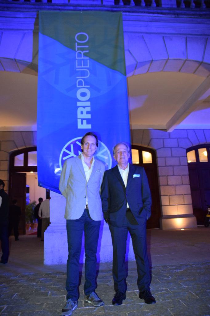 Muy contento de estar en la inauguración de <a href="/FrioPuerto_Ver/">Friopuerto Veracruz</a>. Una buena forma de empezar el 2015!