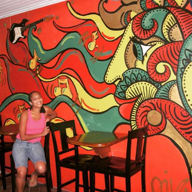 amandaseales's tweet photo. #TBT with a mural I did in Grenada at Odds n Ends on Lucas Street #art #kraftybroads http://t.co/hYYrGutliA