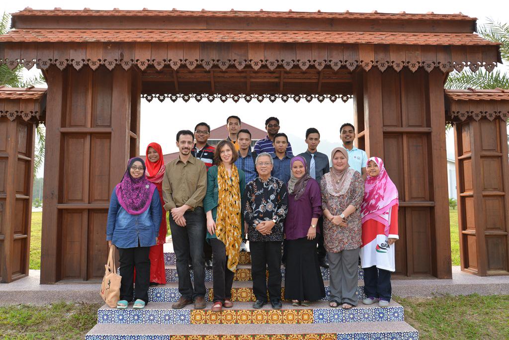 mppumk's tweet photo. #MPPJELI
LAWATAN WAKIL BEEHIVE ANTARABANGSA DI UMK JELI

#UMKJeli
#UMK http://t.co/rCTBiqWN9F
