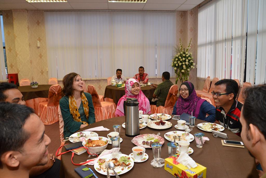 mppumk's tweet photo. #MPPJELI
LAWATAN WAKIL BEEHIVE ANTARABANGSA DI UMK JELI

#UMKJeli
#UMK http://t.co/rCTBiqWN9F