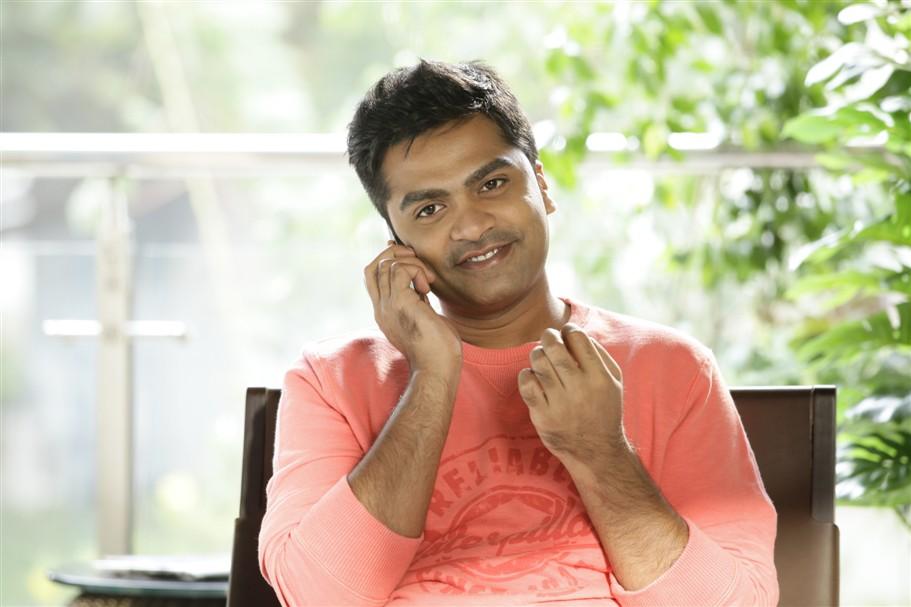 FullOnCinema's tweet photo. #IthuNammaAalu @iam_str http://t.co/RvgndswNpr