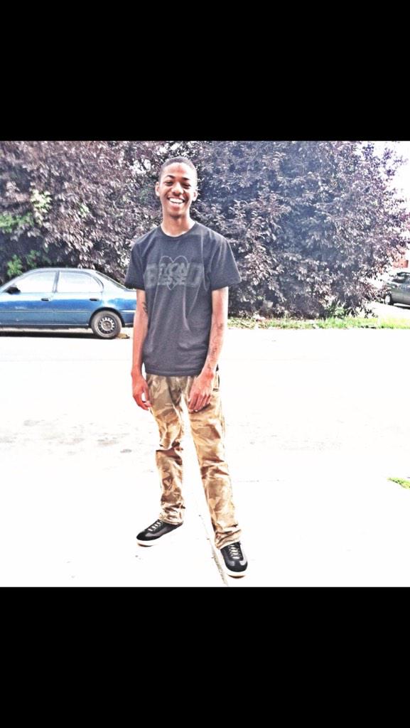 ___Thots's tweet photo. @thatnigga__Q burning ass nigga !!!! Be aware http://t.co/nBIQYqwhvi