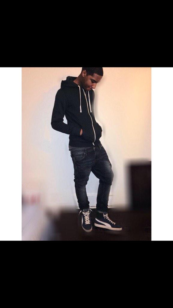 ___Thots's tweet photo. @_theboulron LOWKEY faggot 😂😂😂😂 you think you low , everybody know 🐸 http://t.co/xL0kveVms4