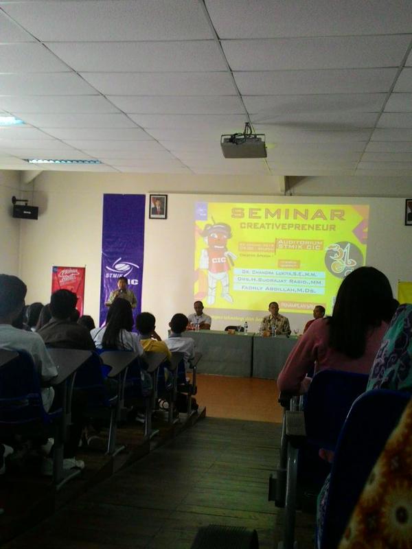 AboutCirebonID's tweet photo. RT @STMIK_CIC: Today. Seminar Creativepreneur di Auditorium @STMIK_CIC #eventCRB #HUTCIC31 http://t.co/2CZX61hkiD