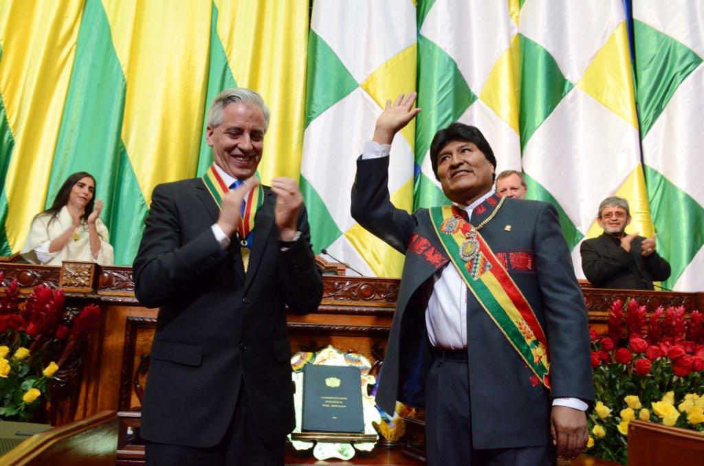 DavilaTorrez's tweet photo. Posesión Presidente #Evo: Un día vamos a volver al Océano Pacífico con soberanía. Foto: J. Lirauze http://t.co/phXCpzFt5Z
