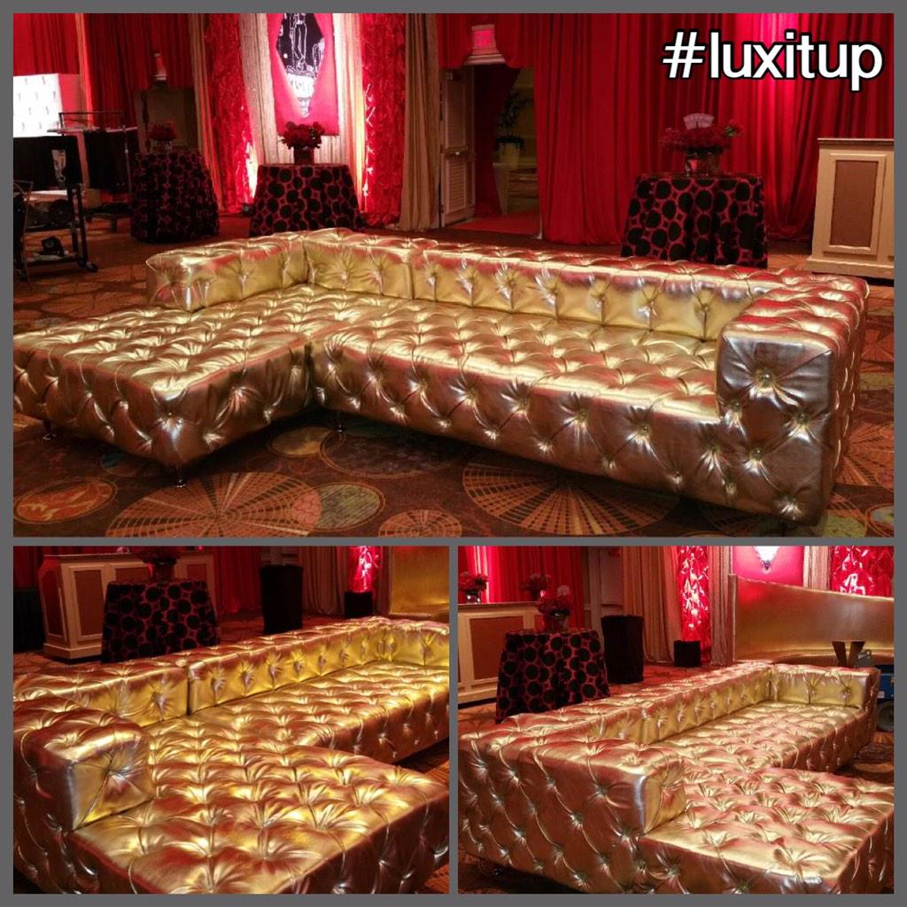 LuxLoungeEFR's tweet image. Say hello 👋 to our new &quot;Jazz Royal Sectional&quot; #sectional #luxitup #setdecorators #setdesign #eventdesign #eventtrend