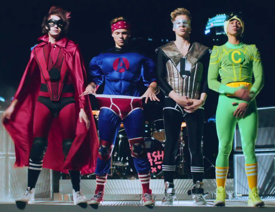 #WhyWeLoveCalum he looks good when he dresses up as a bottle of sprite