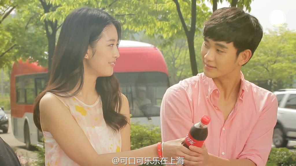 B8AqlpGCAAEJMWm.jpg:large