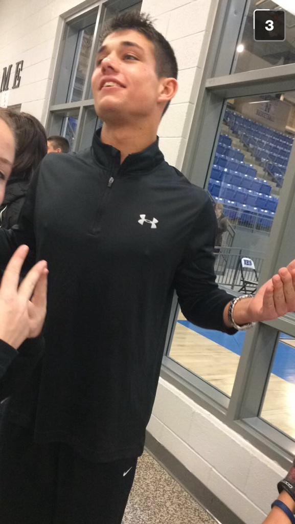 Addissyn's tweet photo. Help @JacklynRamos14 get 500 retweets and take him to her senior prom 💃🔥 http://t.co/5GL8ytXaxT