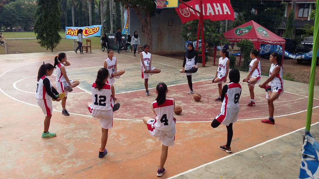 Pemansan sblm pertandingn final dimulai