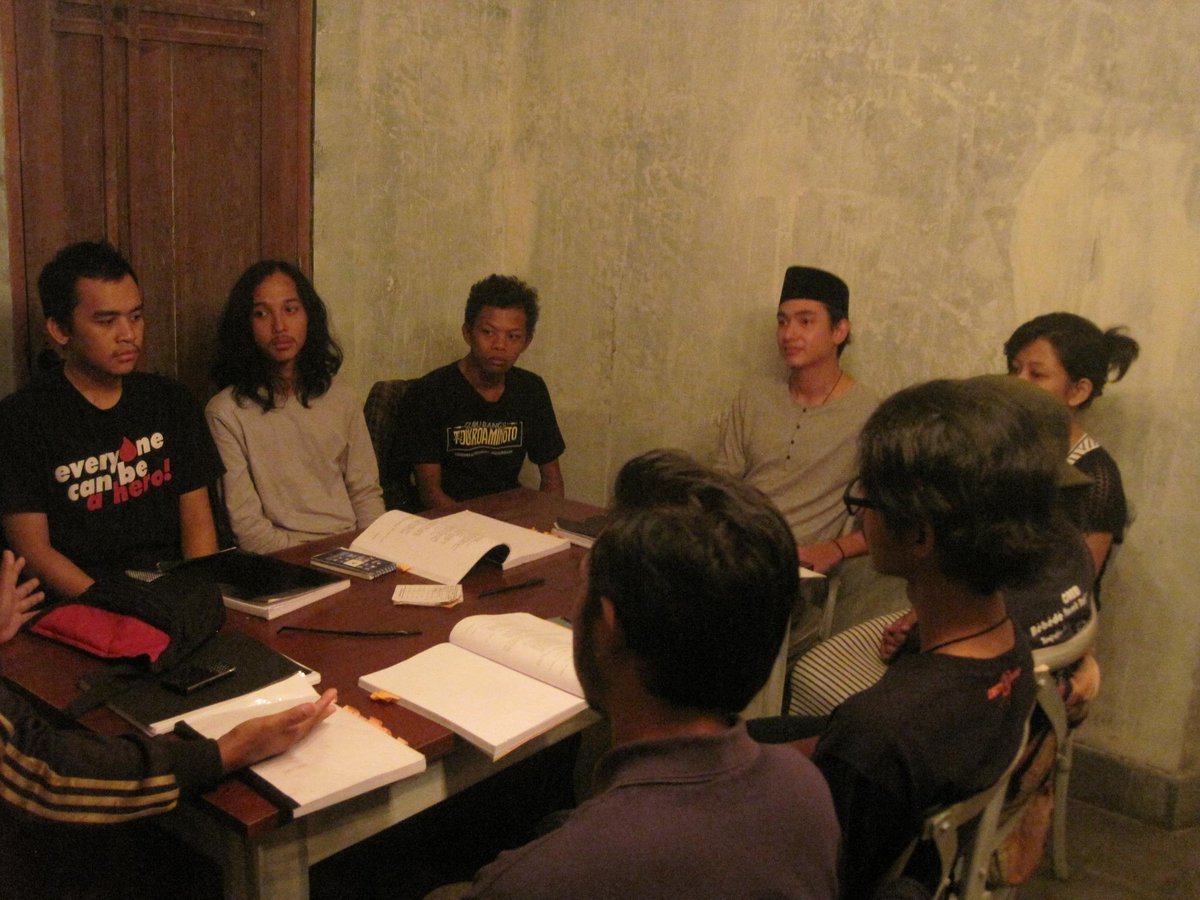 Ini nihh Adipati Dolken ada di Indiecology yukk yg mau maen" kesini langsung aja :)