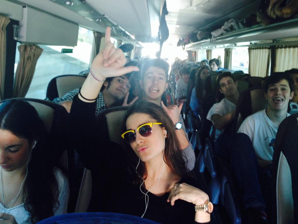 pjavierlr's tweet photo. Vamos de camino al retiro de Confirmación, ni imaginan q les espera un finde q difícilmente olvidarán.
Deo gratias! http://t.co/j6SO4KGR5p