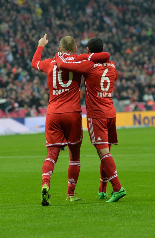 Happy bday Arjen! Wish you a lot of Happiness in your life.