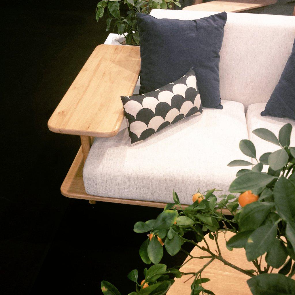 supercraft_s's tweet photo. Le premier canapé de @supercraft_s chez l'éditeur français Bellila au Hall 5B stand O43 #MO15 http://t.co/EJtTPrvfeF