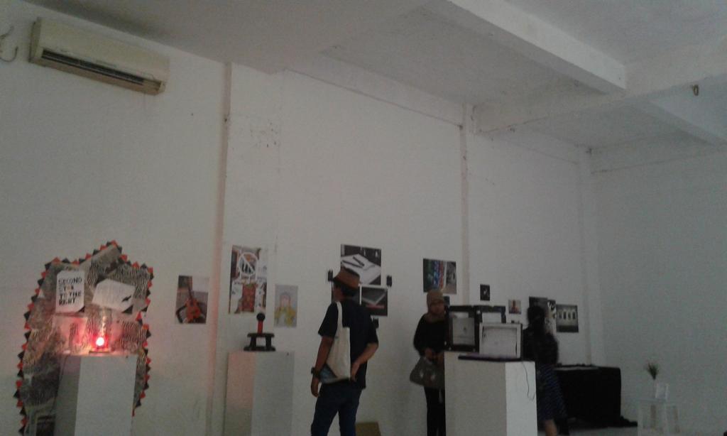 Pameran masih berlansung sampe jam 8 malam ya brooh. MARIH DATANG