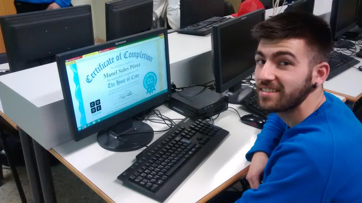 jl_terol's tweet photo. Hour of code en TAFAD @tafaddevesa @GrupoSorolla http://t.co/QK8NAQ1poG