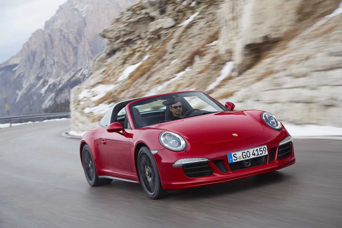 AUTOSPORT_web's tweet photo. ポルシェ、デトロイトモーターショーで発表した911タルガGTSとカイエンターボSの予約受付を開始 http://t.co/EOziH0WqhR #porsche #targa #cyenne http://t.co/UV9BGWfafj