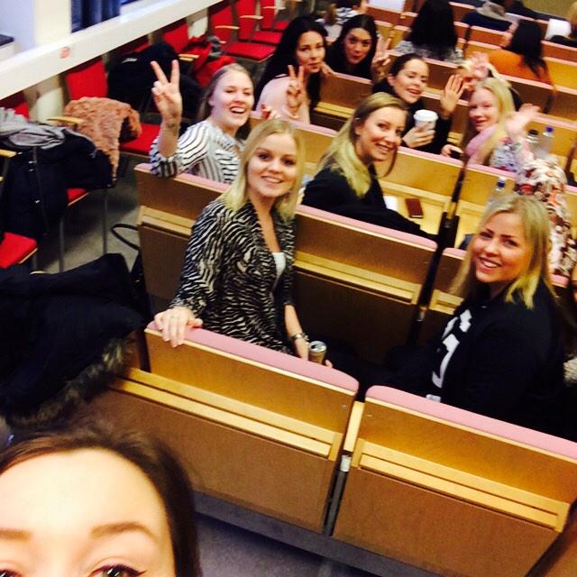 MalinHakansson_'s tweet photo. Nu startar BarCamp #bcfsh15 på #Schartau men först #sustainabilityselfie http://t.co/kcB0lBMZnu