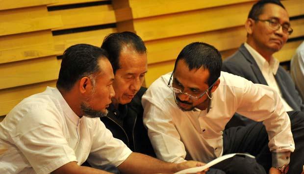 Tempo_Plus's tweet photo. #SaveKPK Anggota DPR ini menilai penangkapan Bambang Widjojanto melabrak prosedur http://t.co/e1P1MjPqXp http://t.co/tRxoYTwKgH