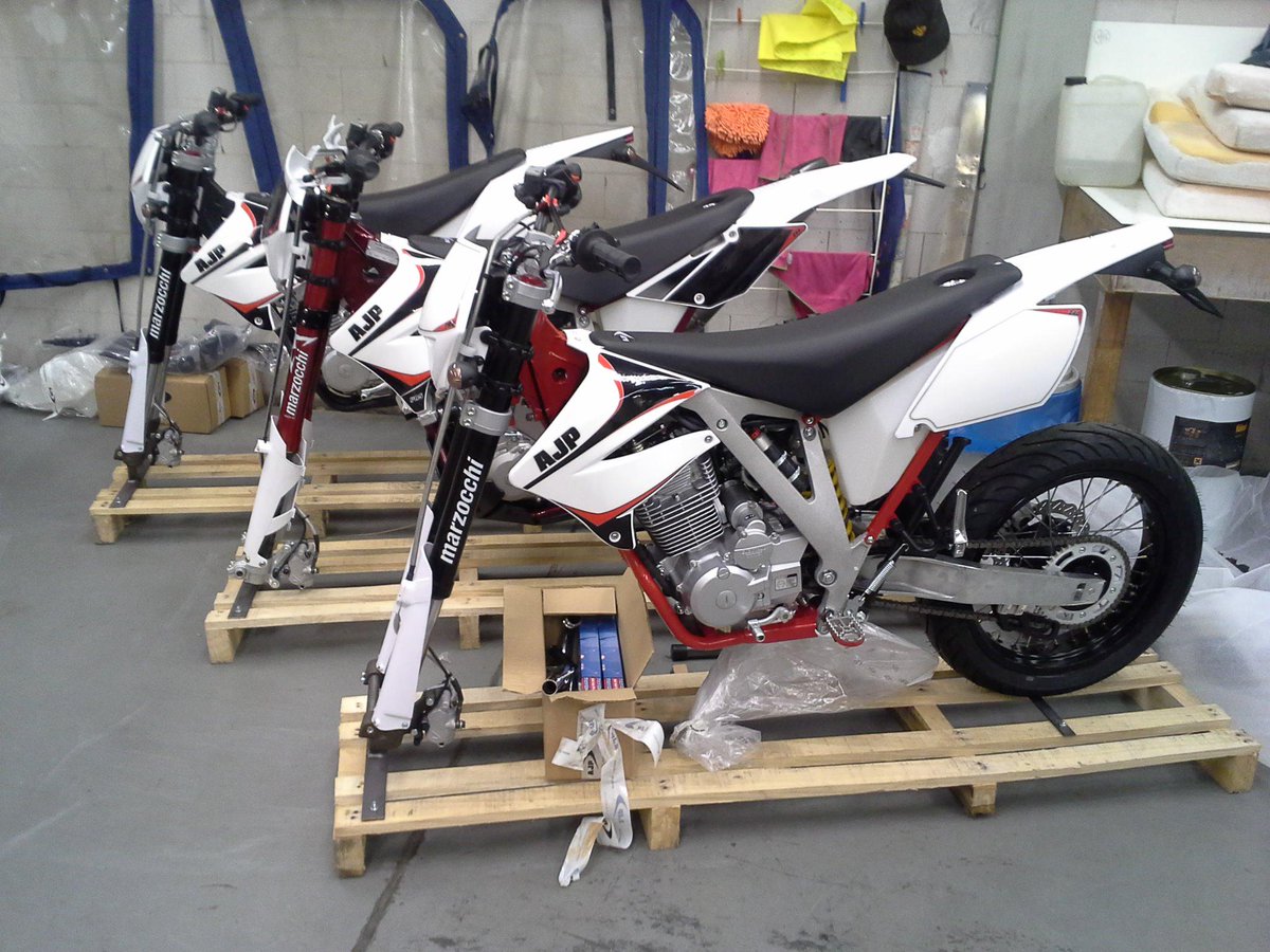 motorimportnl's tweet photo. Onze Modellen zijn binnen, kom ze nu bekijken en voelen in Amsterdam http://t.co/JQEuFrFAAE