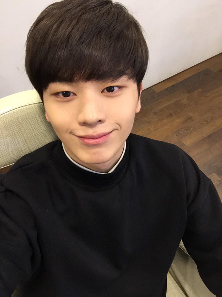 비투비 육성재 셀카 - 인스티즈(instiz) 이슈 카테고리