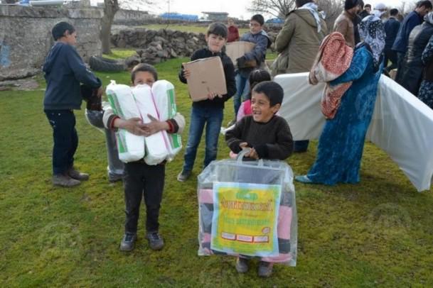 "İstanbul'un sıcak eli günde 15 bin sığınmacıya ulaşıyor" #ÜşüyorumYardımEdin 
aa.com.tr/tr/mod/fotogra…