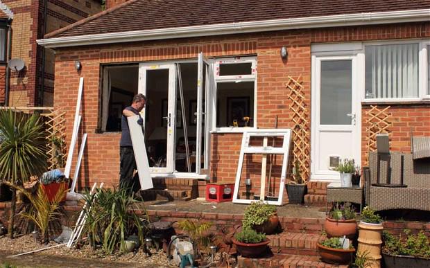 WhitfieldsESol's tweet image. Been granted Green Deal vouchers but don't lnow how to redeem them? Click here- bit.ly/1CIMLoX. #solar #GDHIF