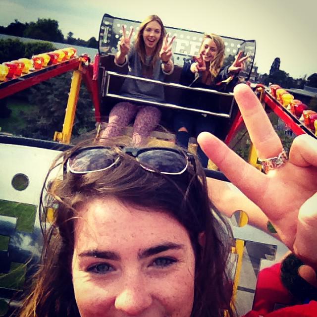 SarahUd7's tweet photo. #myrusumemory welcoming in 2nd year repping the JCR life at the freshers fayre http://t.co/lcVVkM9i1w
