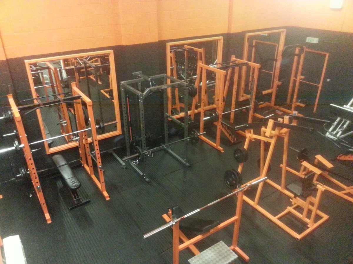ProteinJakes's tweet photo. New Gym Now Open!
£20 a Month or £3 a Session Which Includes a Free Shake!
#proteinjakes #weights #cardio #circuits http://t.co/Q20L4svTtU