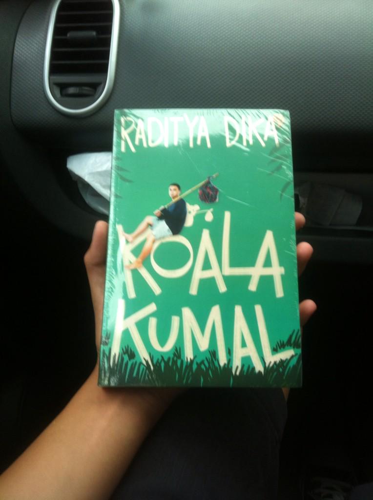 SugandiJr's tweet image. Masih anget bang @radityadika ga sabar bacanya :g