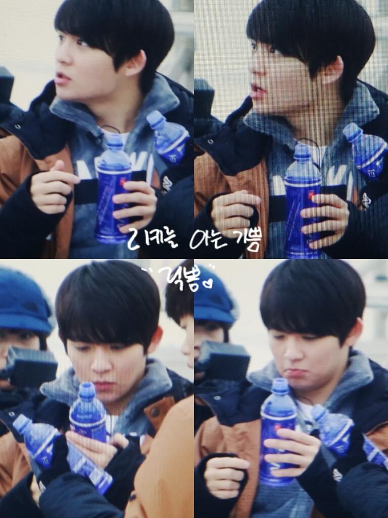 150123 출발드림팀 녹화 #리키 <a href="/T_Ricky_T/">?</a> 물 한모금 마시고 맘에 안든 유창현ㅋㅋ계속 정체가 뭔지 보더니 옆에 같은팀원분께 여쭤봄....(결론은 나이거 맘에안듬ㅋㅋㅋㅋ큐ㅠㅠ씹귀ㅠㅠ