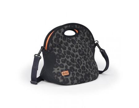 BuiltnyES's tweet photo. ¡Feliz viernes! ¿Ya has visto nuestros productos en @Mamukyforkids ? Sólo hasta este domingo!#bolsas #neopreno http://t.co/vk7iIOKLt2