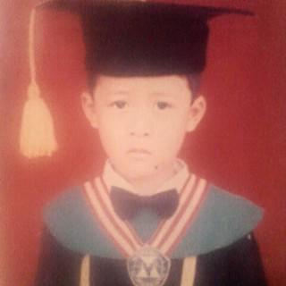 WirbiFamily's tweet photo. Waw 😄RT @InfantInnocent: Ini dia wajah vokalis kita @theoseiko11 pada saat masih TK :D gimanaaa menurut anda :D??? http://t.co/66OGFImC4T