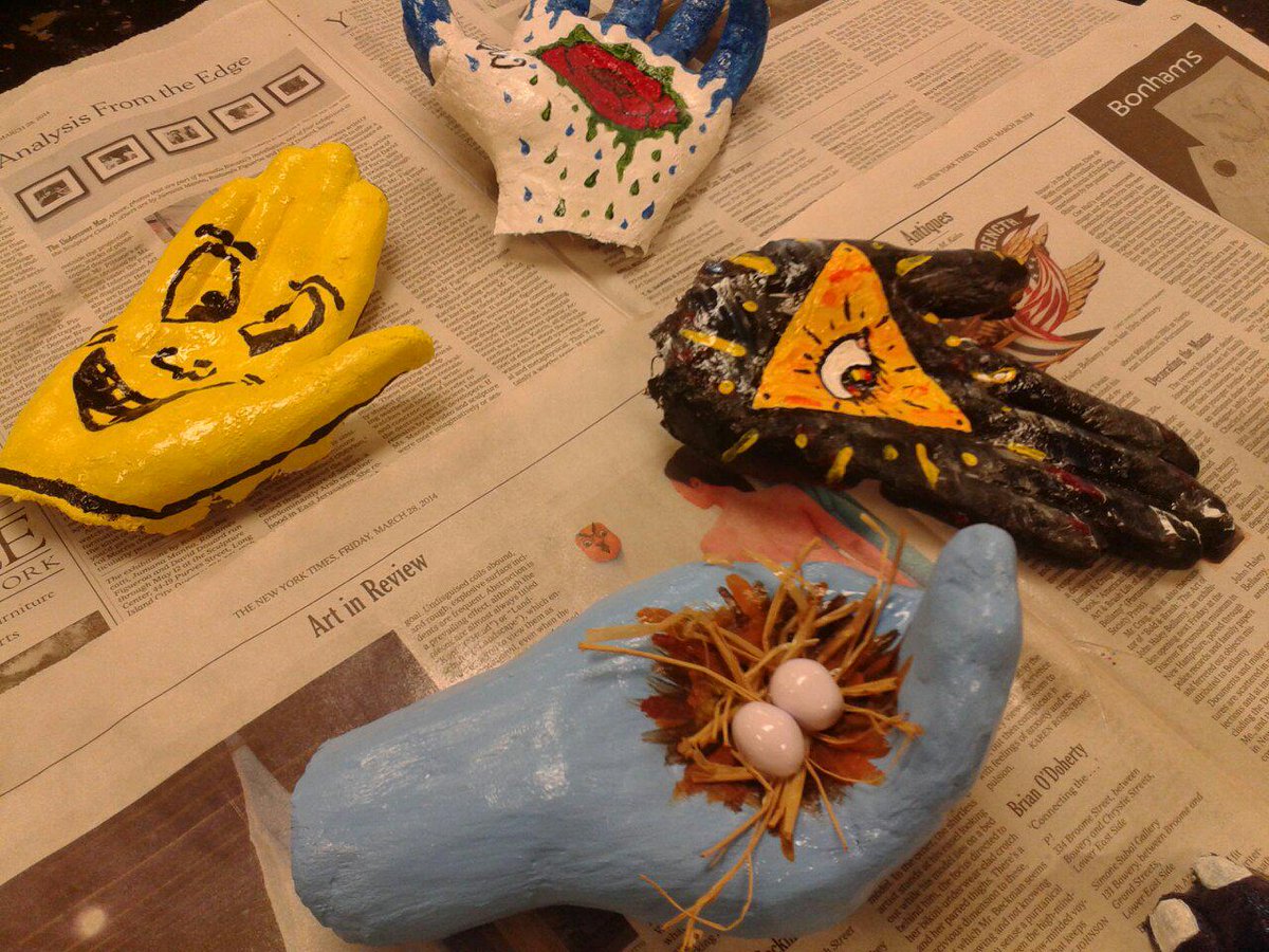 ArtJude's tweet photo. #handcasts #sculptureclass #livinlyfe http://t.co/8Zffdrk8kS