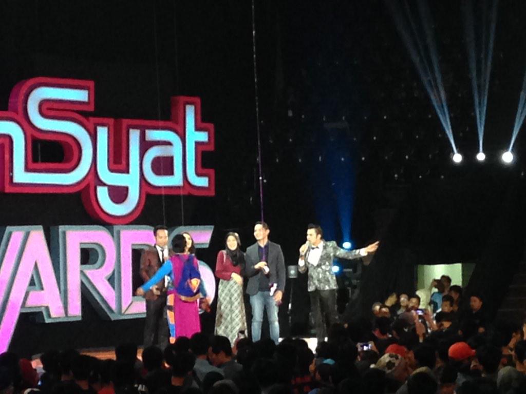 OfficialRCTI's tweet image. Selamat @dude2harlino &amp;amp; @Alyssa_icha Menjadi pemenang kategori Moment TerDahSyat #DA2015