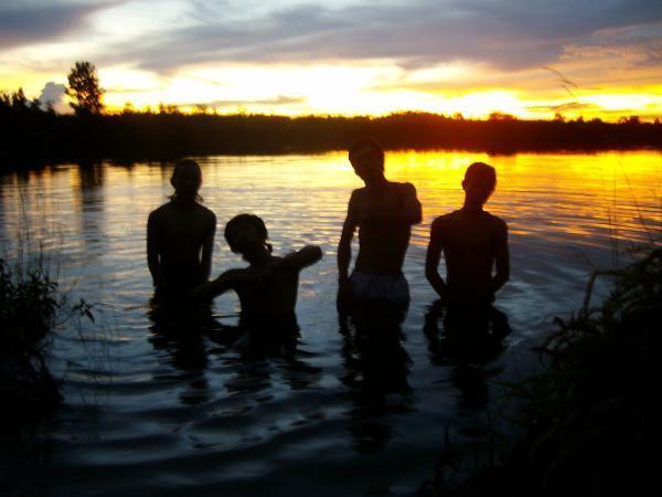 Main air dikala senja bersama teman #melepassenja #photocontest #sideponyband  <a href="/sideponyband/">#MelangkahKembali</a>