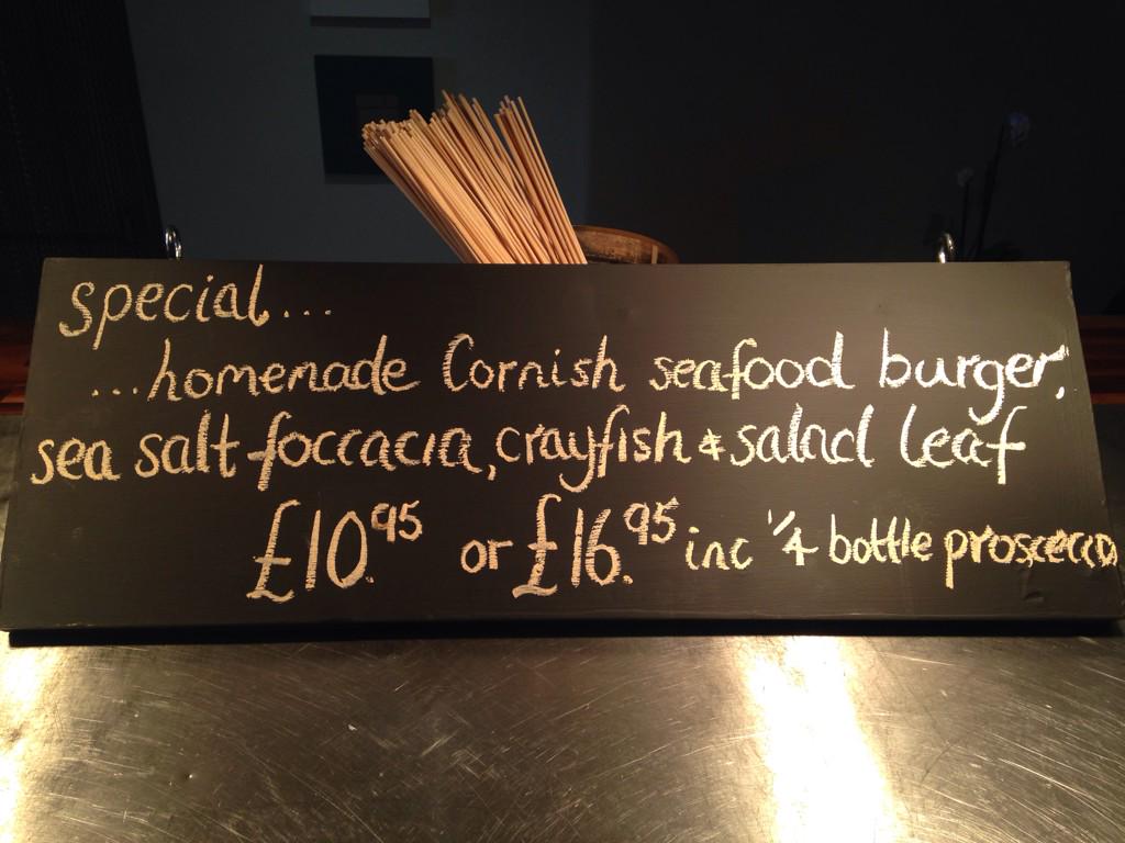 FireKitchenBar's tweet image. What's on @FireKitchenBar today! Plus more deals.... Come down to find out what they are. Or why not book a table.