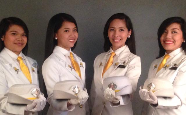 jhesicaxbea's tweet photo. First class ☝️ love you three soooo much!!! 💛💛💛💛 here's to our last 3 monthssss @ivybii @redBEEan @marellaJVA http://t.co/EBb1h2nZ0c