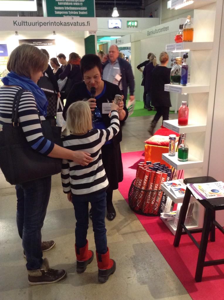 lukuinto's tweet photo. Osastolla 6g121 löytyy ihmeellisiä pulloja joissa taikuutta:) tule tutustumaan! #messukeskus #educa2015 http://t.co/CSPbLi9Fvn