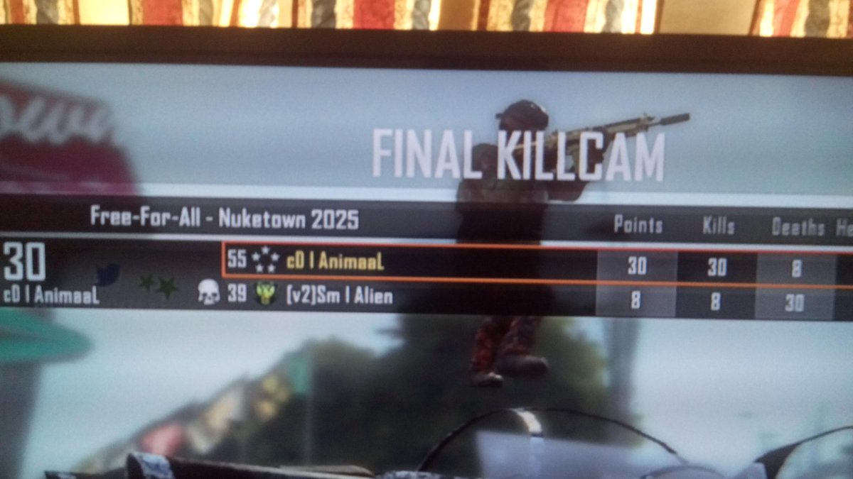 cDI_AnimaaL's tweet image. Kid got slapped :D