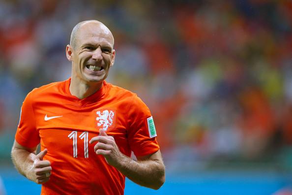 Happy 31st birthday to left-footed players, Arjen Robben. 