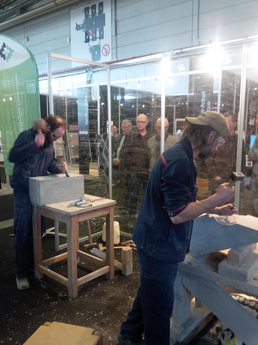 Polycaro_news's tweet photo. Steenkappers @work op Stone &amp; Tile Event 2015 in Gent. @ConfedBouw http://t.co/gI4XCavb0l