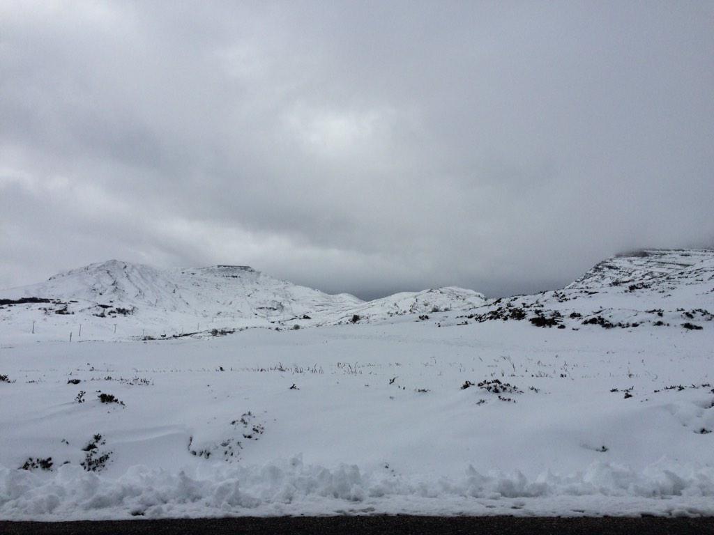 jeajony's tweet photo. Espectacular!! #lunada #snow http://t.co/XVSJZH3qhT