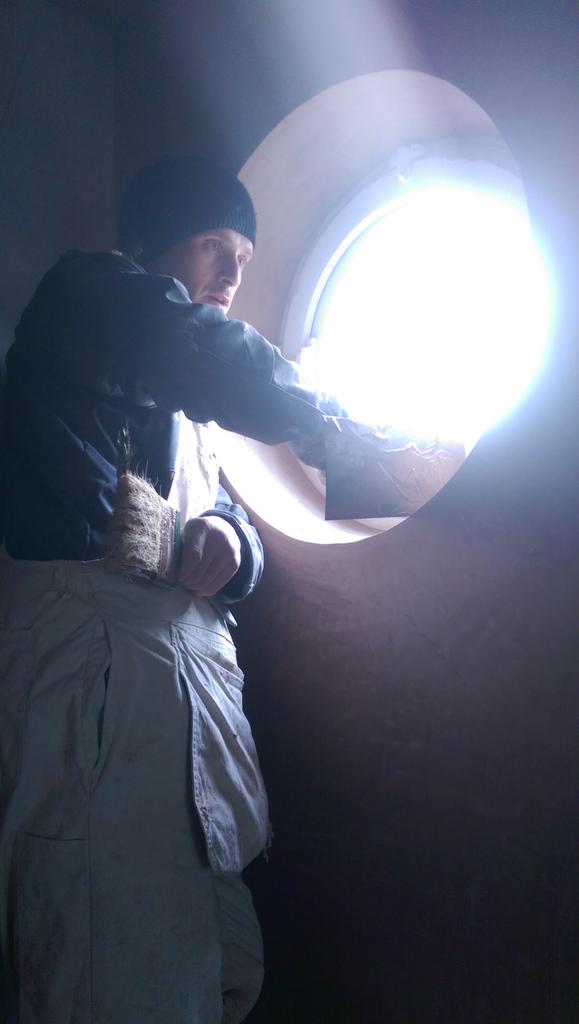 Kay_Plastering's tweet photo. @britishgypsum #BGShoutOut! Just used #muilti-finish for this #porthole http://t.co/QkZor7lEzD