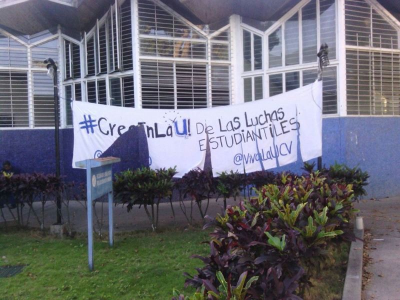 HaslerIglesias's tweet photo. Rechazamos la campaña sucia de quienes destruyen la propaganda electoral. La UCV requiere una campaña de altura! http://t.co/EVkdPUf8h9