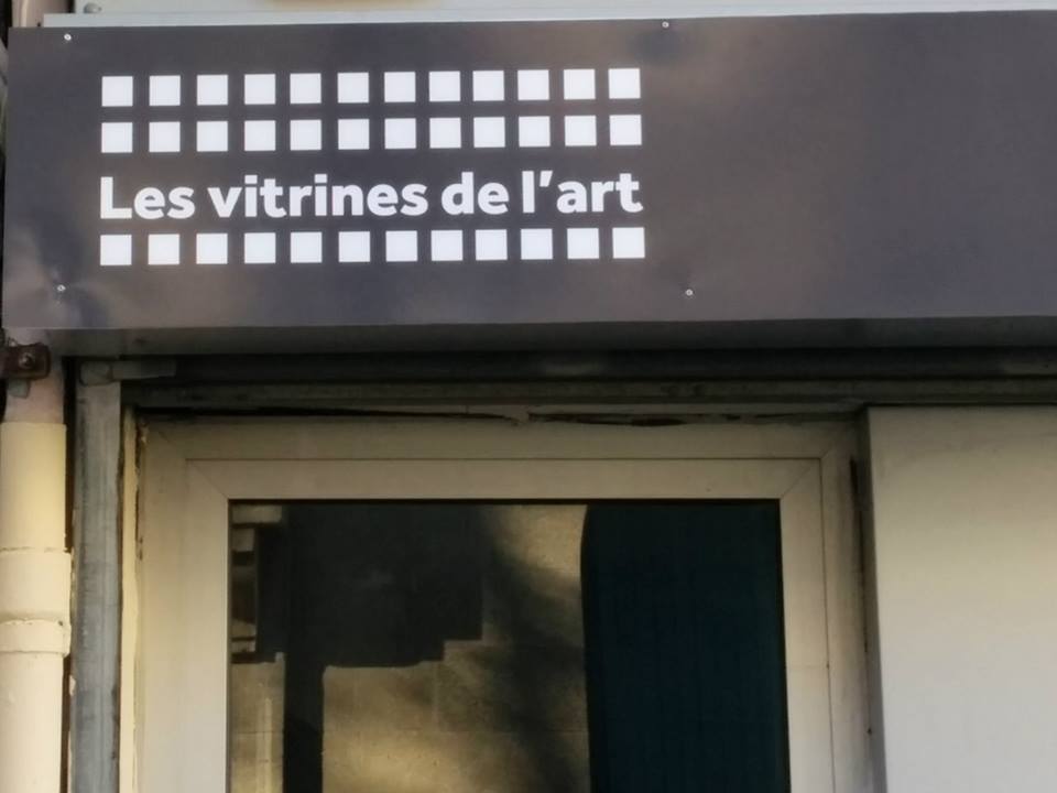 A découvrir dans le centre ville d'Istres ...les vitrines de l'art!