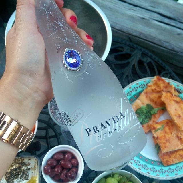 Is <a href="/pravdavodkaSA/">Pravda Vodka SA</a> not the prettiest on the block? Thanks <a href="/MarinaNestel/">TheLittleBlackBook</a> <a href="/CintronSA/">CintronSA</a> lipglossismylife.com/2015/01/23/pra…