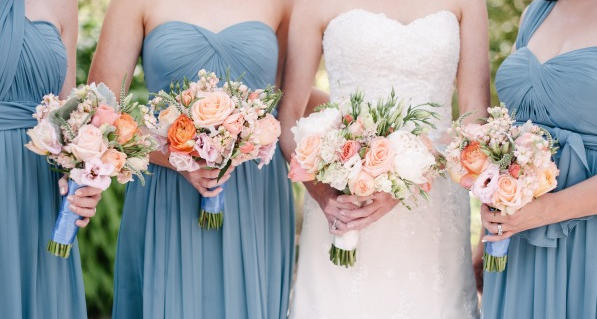 stylemepretty's tweet photo. This blue and blush color combination needs to happen more often: http://t.co/fl4d7d7NIt @melanieduerkopp http://t.co/CTCmSTMHna
